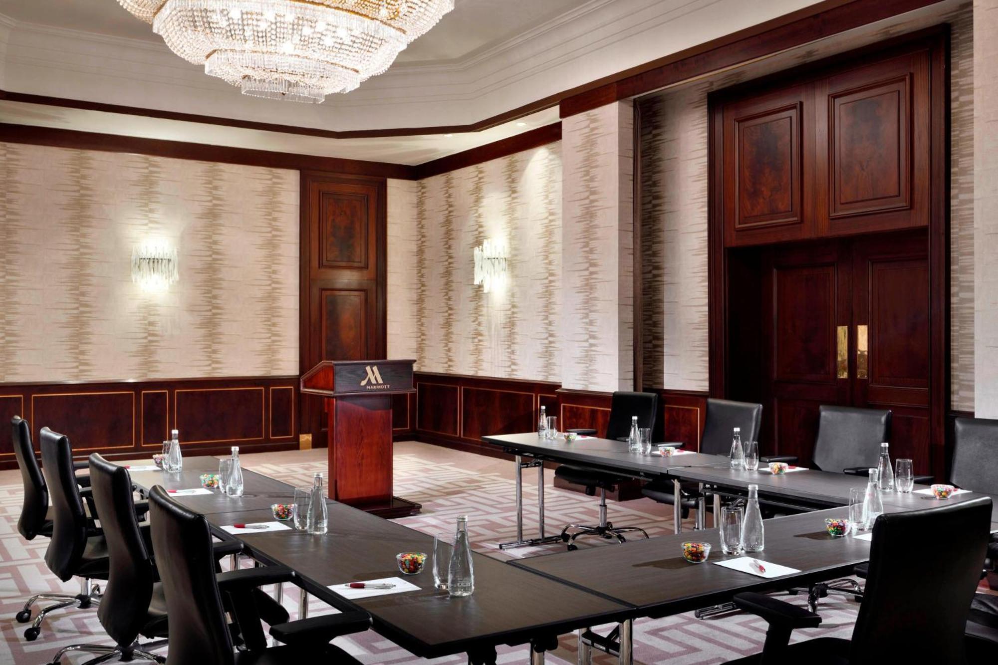 Marriott Hotel 5*